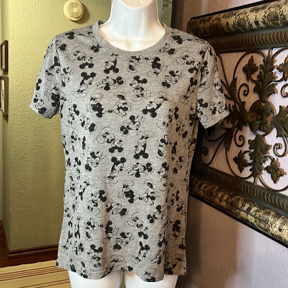 Disney Tops - red Waffle LS & grey graphic SS tee - Sz  S - Picture 11 of 16